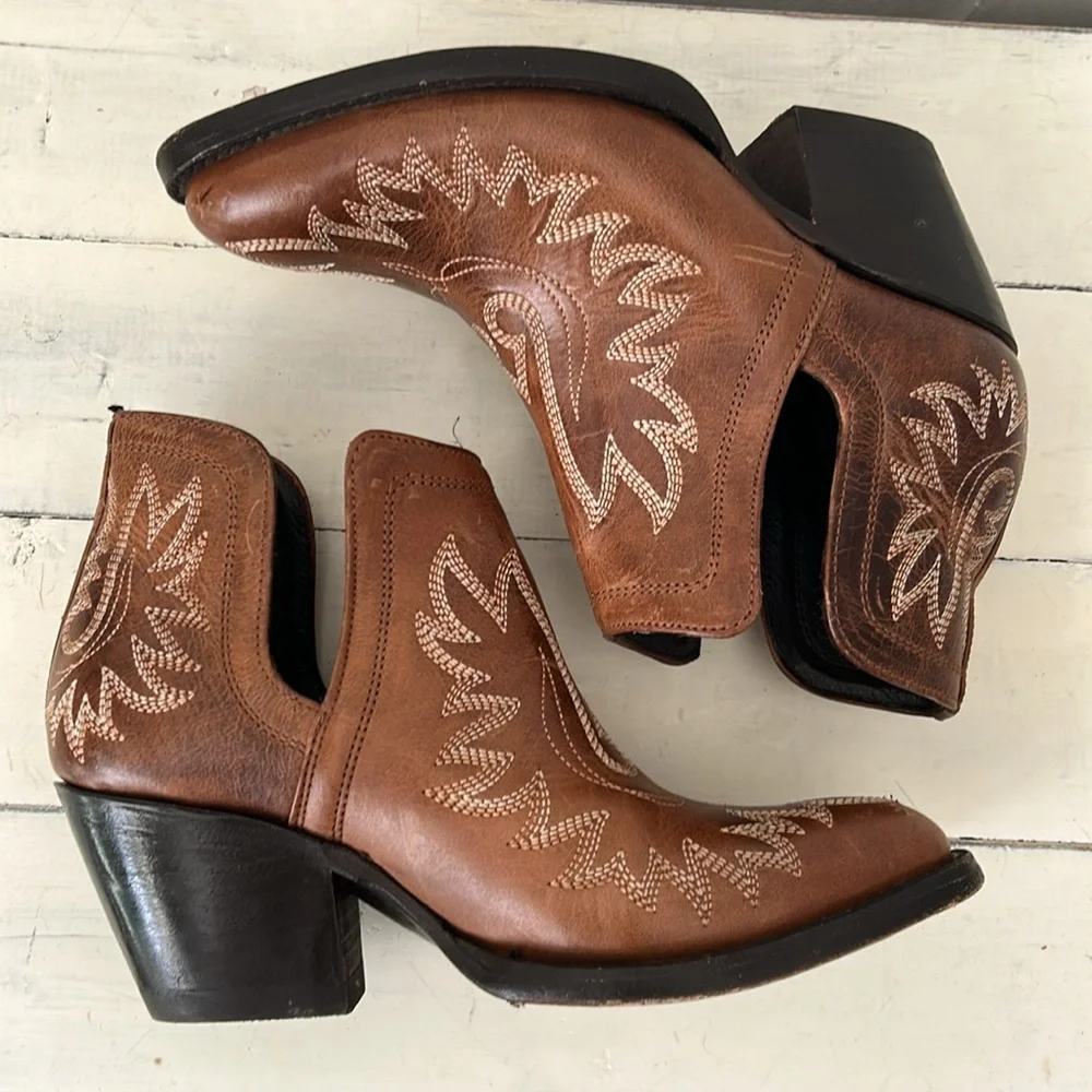 Ariat Dixon Western Round Toe Brown Leather Ankle Boots 6
